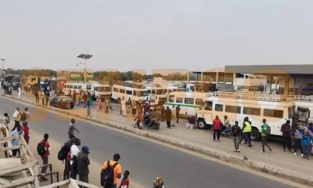 GRÈVE DES TRANSPORTEURS - Un premier bilan marqué par un suivi massif et des gares désertes
