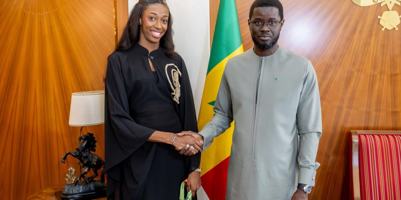 MÉDAILLÉE DE BRONZE - Saly Sarr reçue par Diomaye Faye