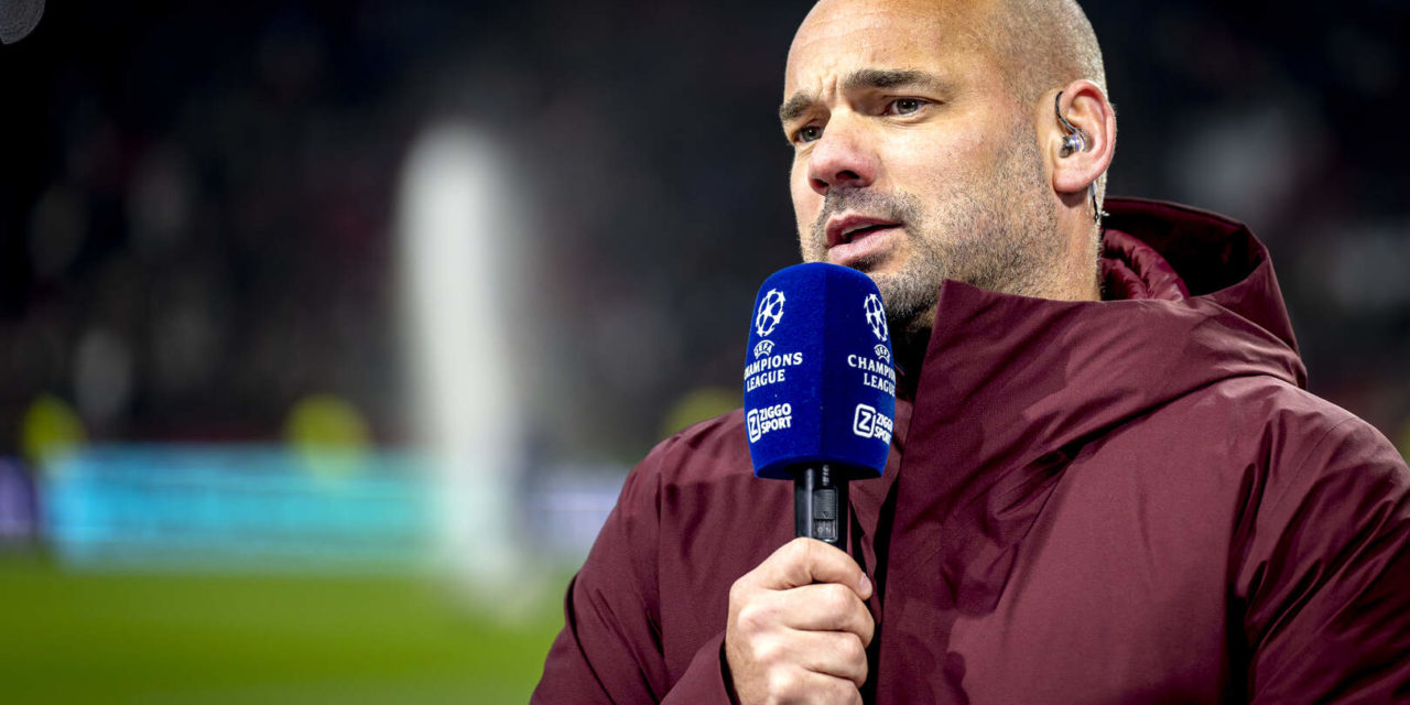 REAL MADRID - Wesley Sneijder allume Camavinga 