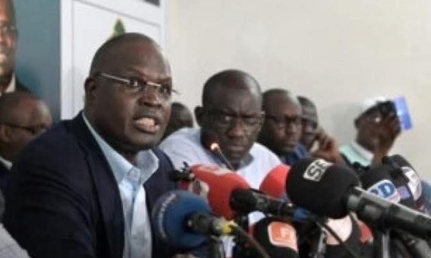 RÉFORMES CONSTITUTIONNELLES DU PASTEF - Le FDR rejette les propositions et appelle à la mobilisation