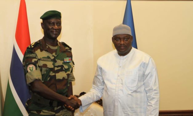 BANJUL : le président Adama Barrow reçoit CEMGA, Oumar Wade
