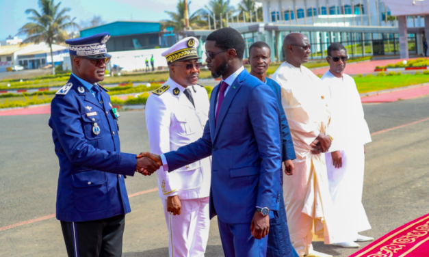 DIPLOMATIE - Diomaye Faye en Gambie pour une visite de travail auprès d’Adama Barrow