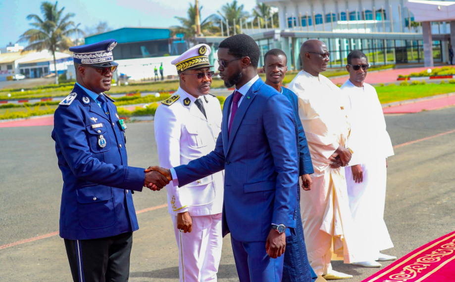DIPLOMATIE - Diomaye Faye en Gambie pour une visite de travail auprès d’Adama Barrow