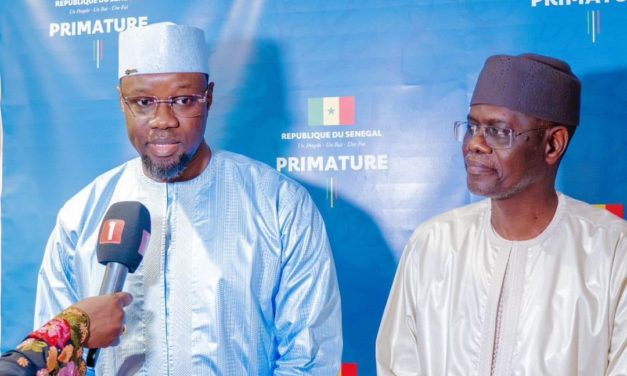 PASSATION DE SERVICE À LA PRIMATURE : Ahmadou Al Aminou Lo prend officiellement les commandes du gouvernement
