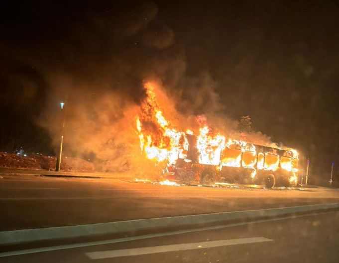 TAMBACOUNDA : 3 morts calcinés dans un violent choc entre une moto et un camion sur la RN7