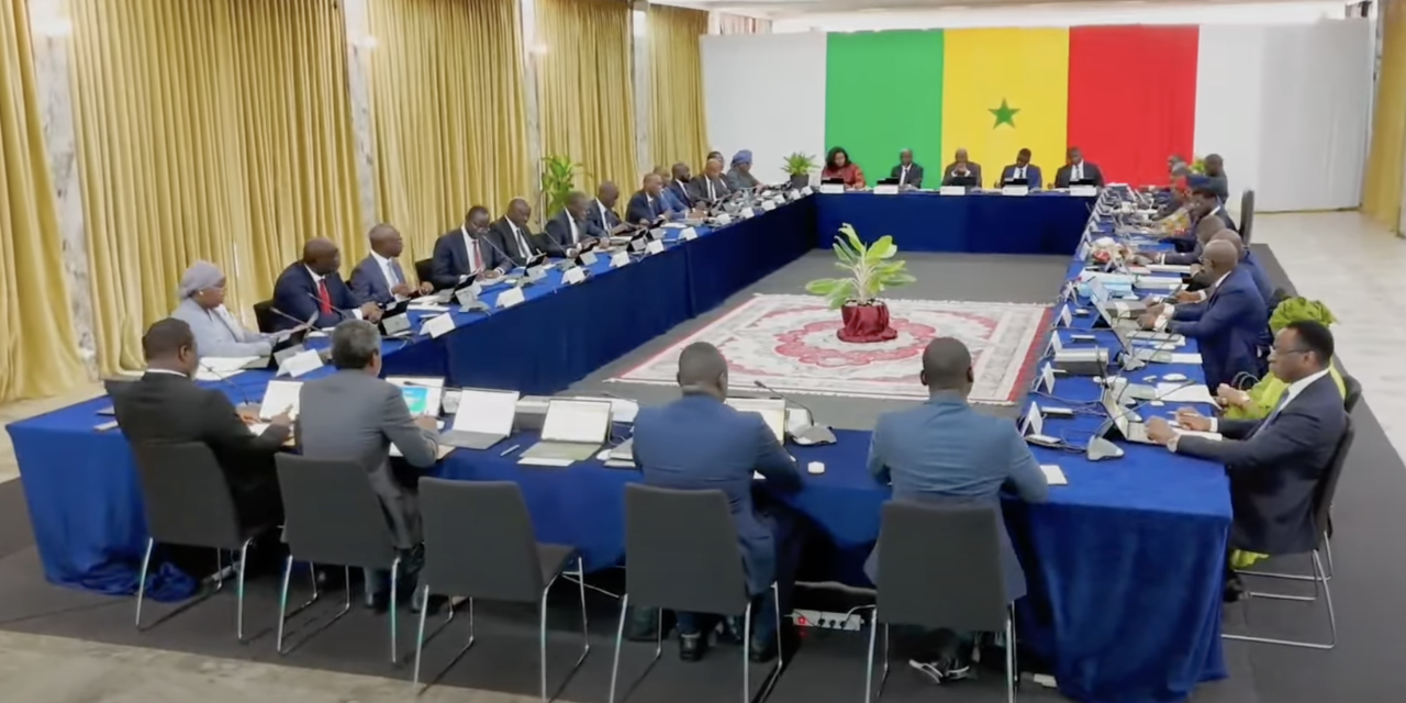 FORMATION GOUVERNEMENT - Entre continuité et incertitudes